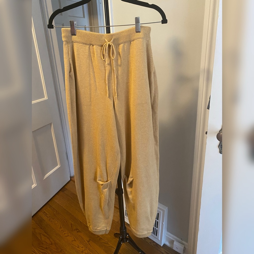 NWT free-est by Free People Hailee Turtleneck Set Mustard Sunset XS SOLD OUT - Picture 5 of 6